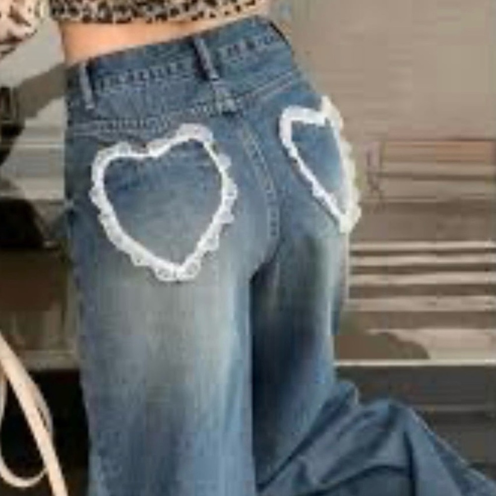 Ashley Mason Wide-Leg Denim Jeans with White Heart Patches - sz 11/30